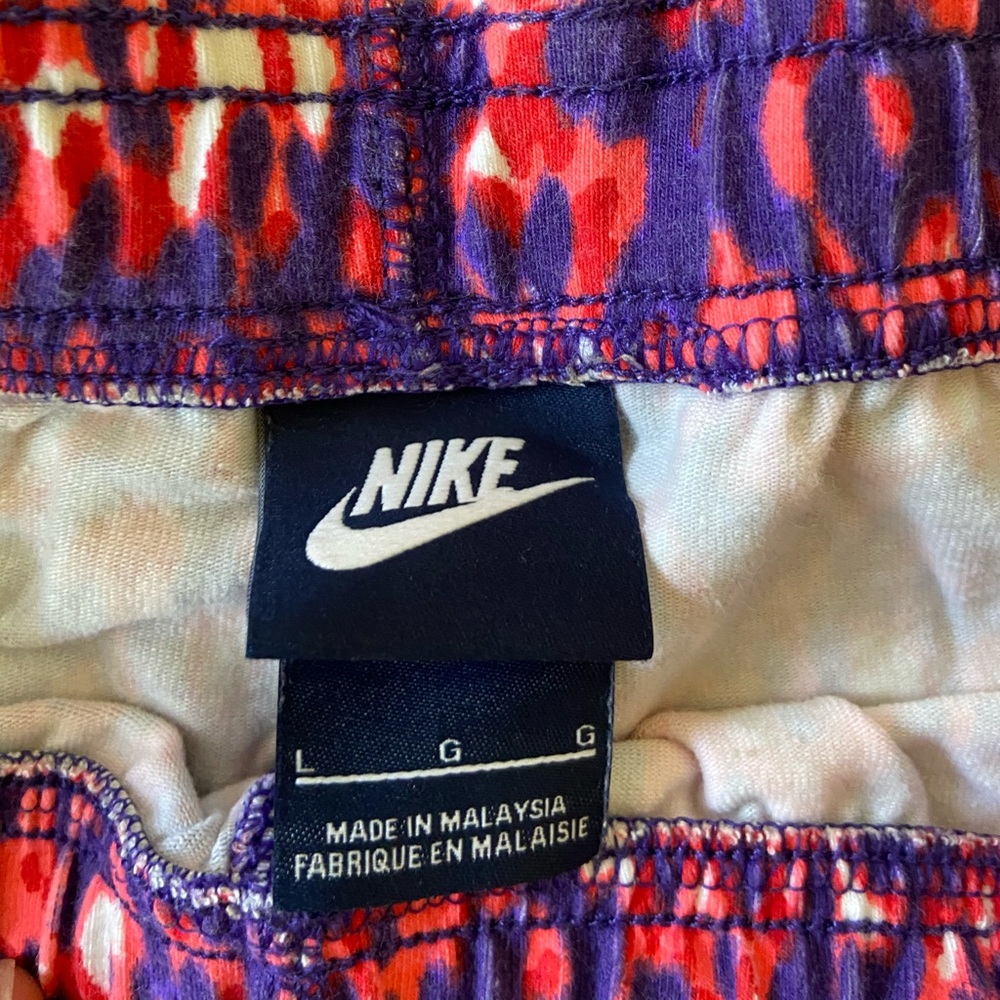 Crazy pattern leggings! Comfy, only worn once